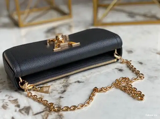 Vuitton pouch Lockme Louis 0516